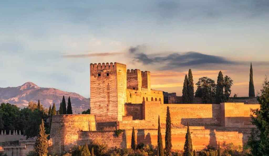 Torre del Homenaje e muralhas defensivas da Alcazaba, Alhambra Granada