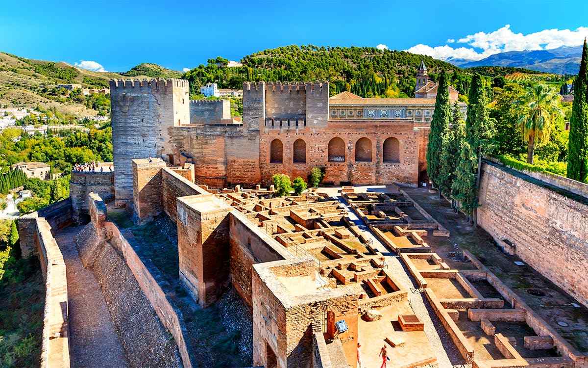 Vestígios arqueológicos dos quartéis da guarnição no interior da Alcazaba, Alhambra Granada