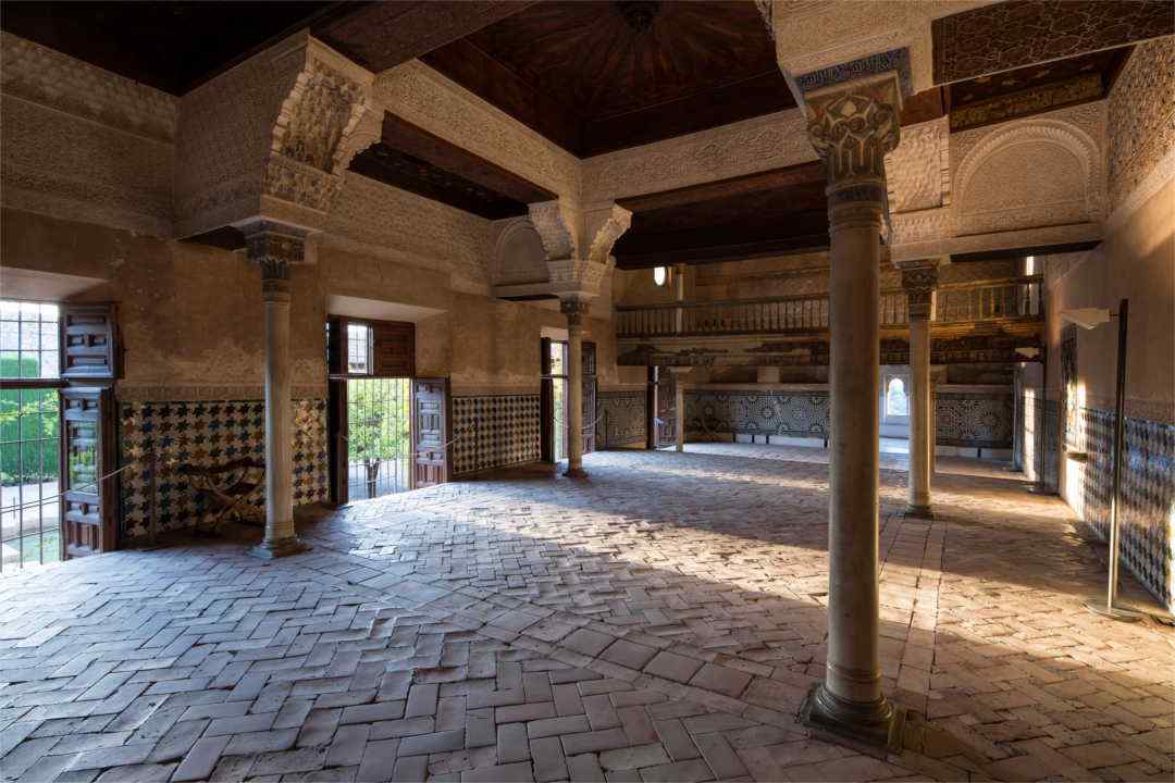 纳斯里德宫殿内部的厅室空间