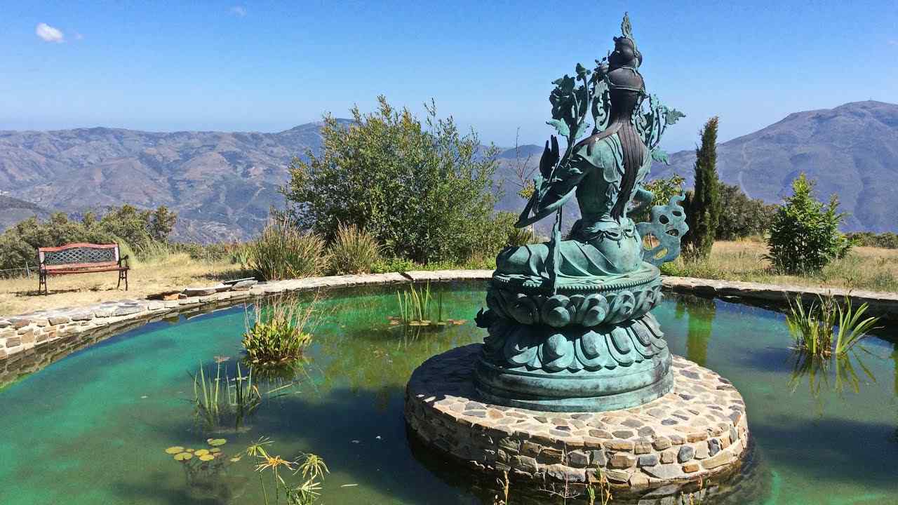 O Sel Ling Buddha Statue