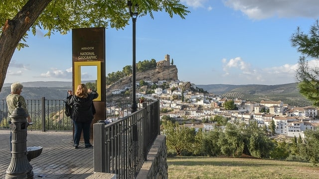 Vista a partir do Mirador de la Villa em Montefrío, classificado entre os melhores panoramas do mundo